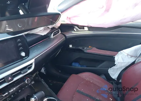 2021 Kia K5 Gt-Line z USA, uszkodzony, nr VIN 5XXG64J23MG077082